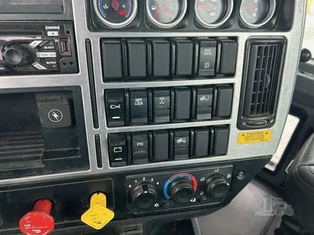 2020 MACK PINNACLE 64T - 3